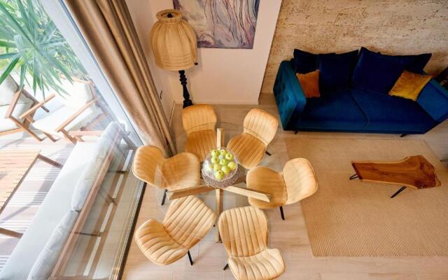 Aquarama Lake view 2BR Apart Mamaia free parking