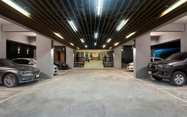 Ploen Place Residence
