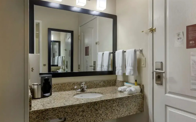 Holiday Inn Express Searcy
