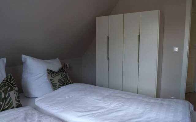 "luv" in House Smaswai 10