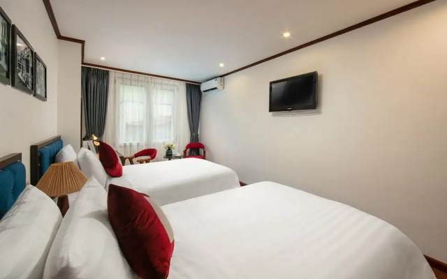 Silk Flower Hotel & Spa