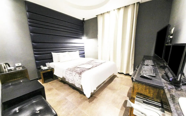 Blixx Hotel
