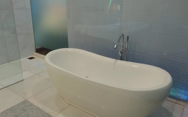 Heeren Palm Suites