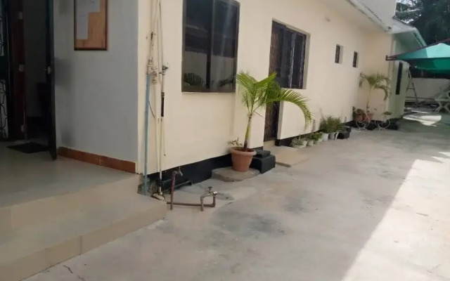 L & J Modern Backpackers