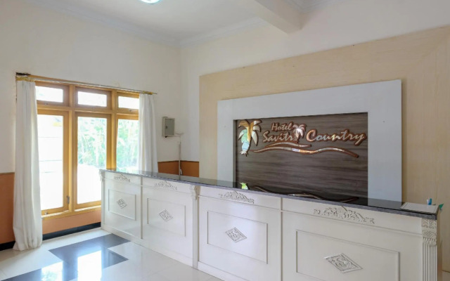 Hotel Savitri Country