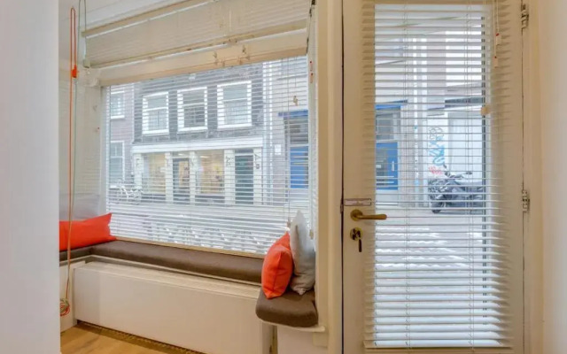 Luxurious Studio Jordaan Couple Getaway