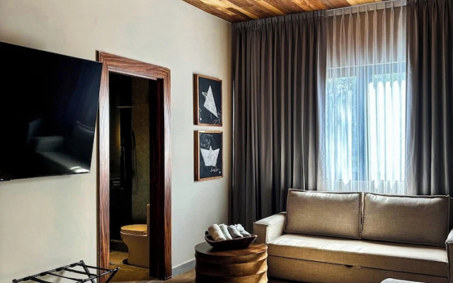 Serenzzo Hotel & Cuisine