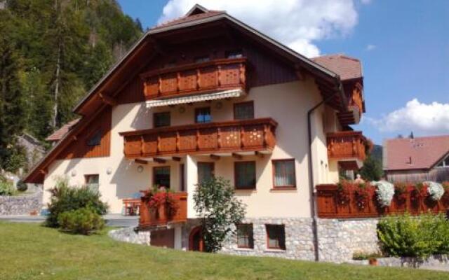 Apartma Jezerci