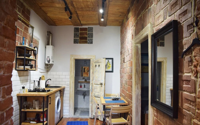 Loft style Apartment on Virmenska 13