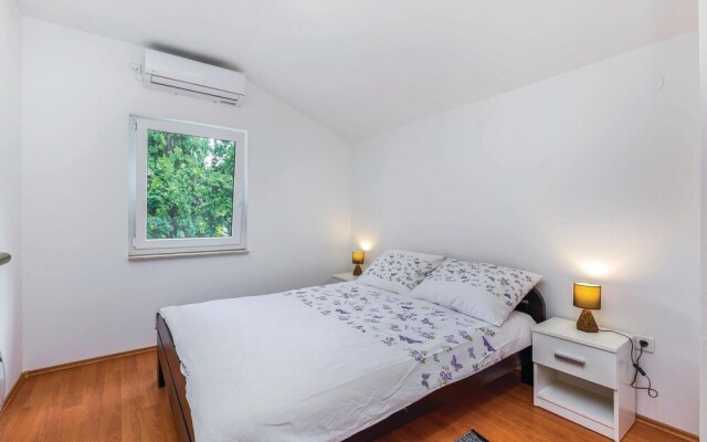 Beautiful Home in Smokvica With Wifi and 6 Bedrooms