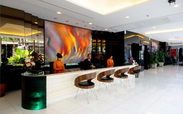 Nouvo City Hotel