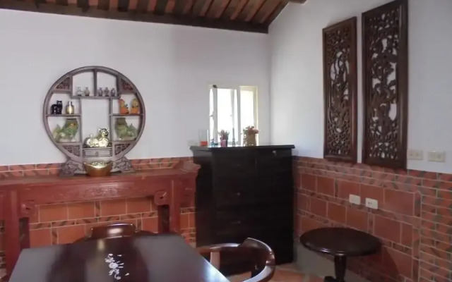 Antique Courtyard B&B