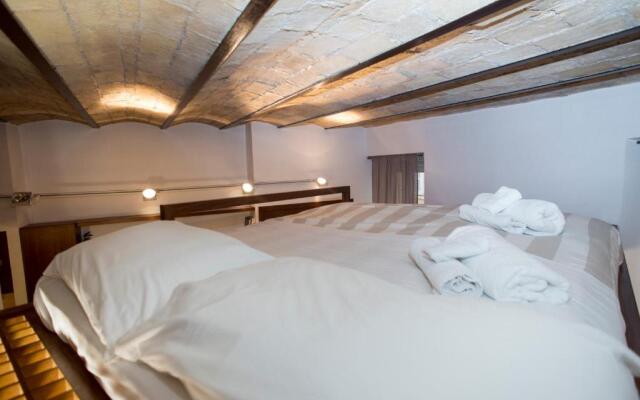 Trevi Fountain - Lovely Loft Apartment