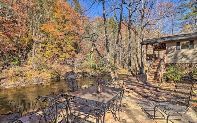 Creekside Retreat w/ Deck, 18 Miles to Wolf Ridge