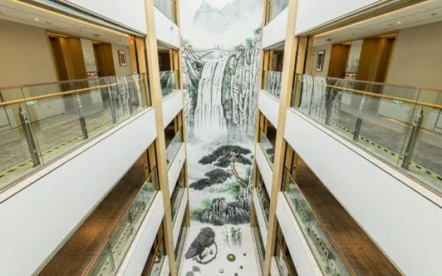 Century Runhua Hotel