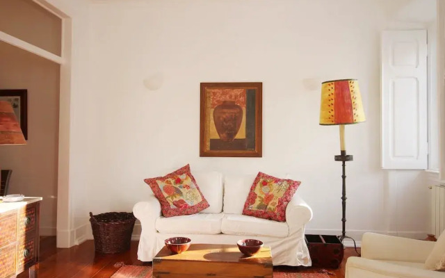 House With 3 Bedrooms in Algés, With Wifi - 1 km From the Beach