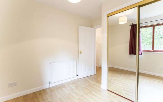 2 Bedroom Flat In Edinburgh