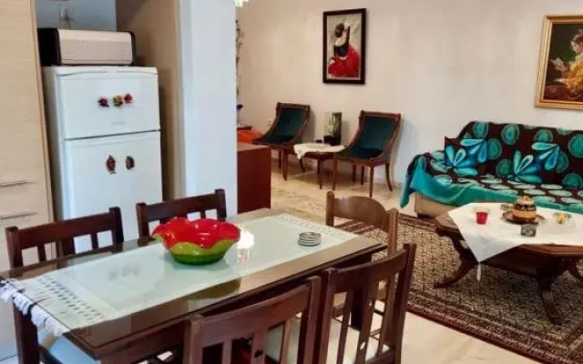 Marys House , Lovely 2-bedroom Apartment