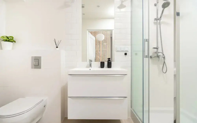 Modern  Apartments  by Upstairs