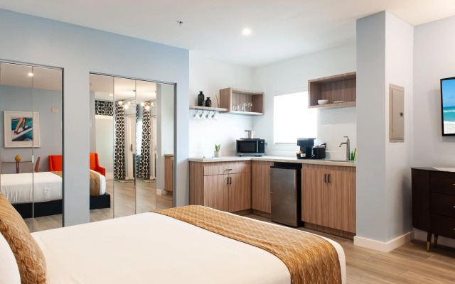 Oceanside Hotel and Suites