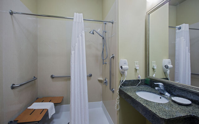 Holiday Inn Express Hotel & Suites Lewisburg, an IHG Hotel