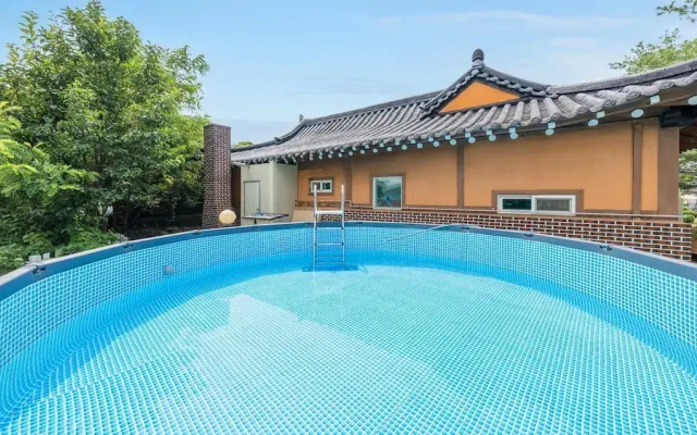 Ganghwa Gichayeohaeng Pension