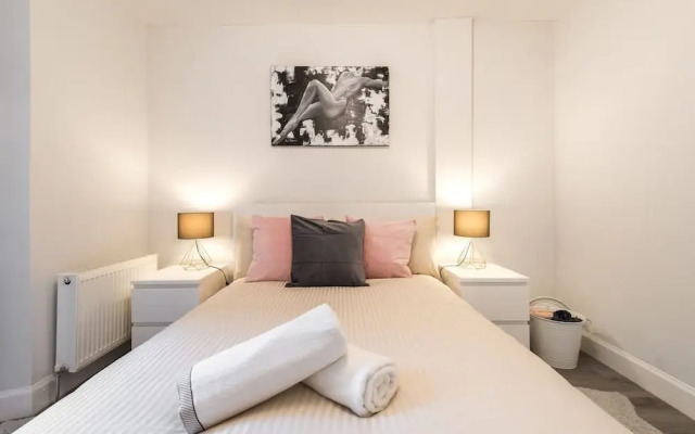 1bed-ground Fl -private Entrance