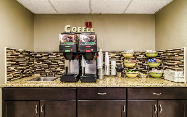 Quality Inn & Suites Winfield