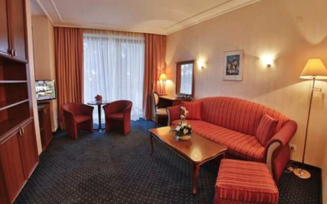 Imperial Hotel, Riviera Holiday Club