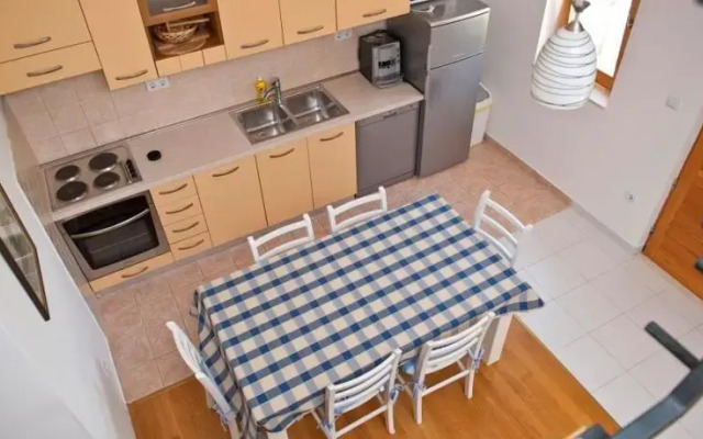 Charming house with spacious garden and parking space
