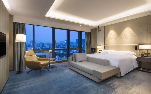 DoubleTree by Hilton Hotel Shenzhen Longhua