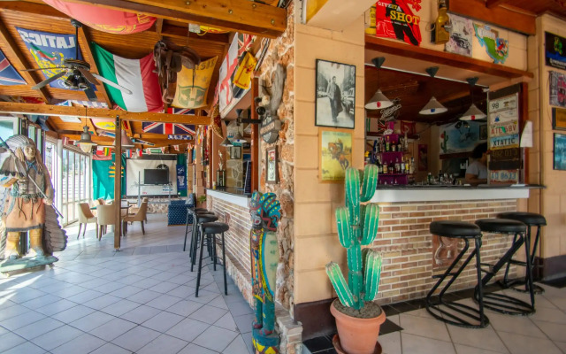 Ikaros Hotel