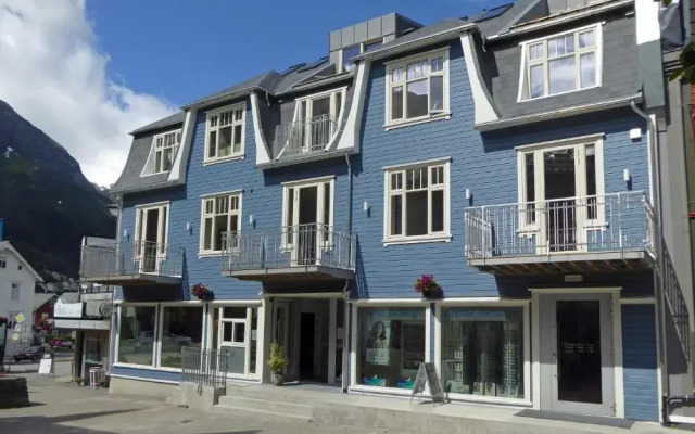 Bakkegata – The Blue House