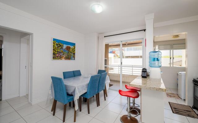 Apto com piscina a 2min da praia CAC106