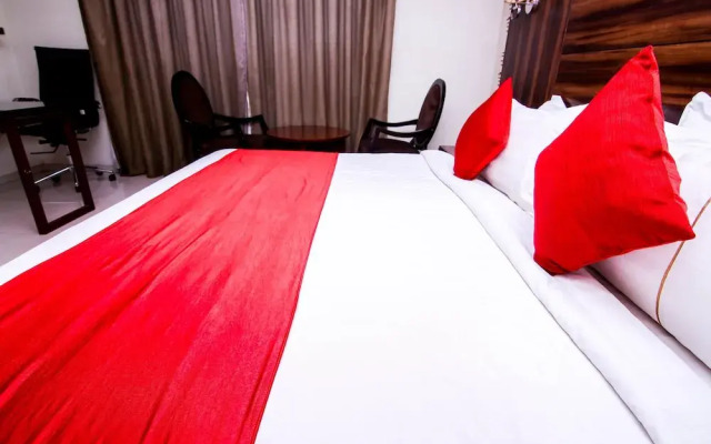 OYO 5561 Hotel Cambean