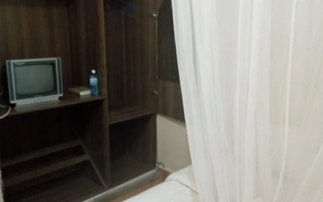 Shalom Hotel