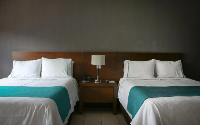 Country Hotel and Suites