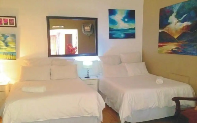 44 On Ennis Guest Lodge and Restaurant