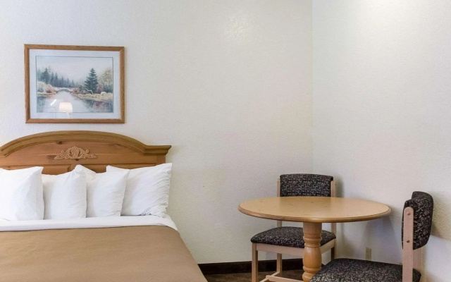 Rodeway Inn Near Mt. Rushmore Memorial
