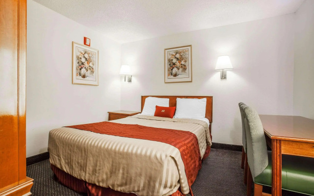 Econo Lodge Seatac Airport North Seattle Hotel