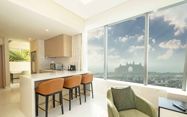 LUX Iconic Views at The Palm Tower 6