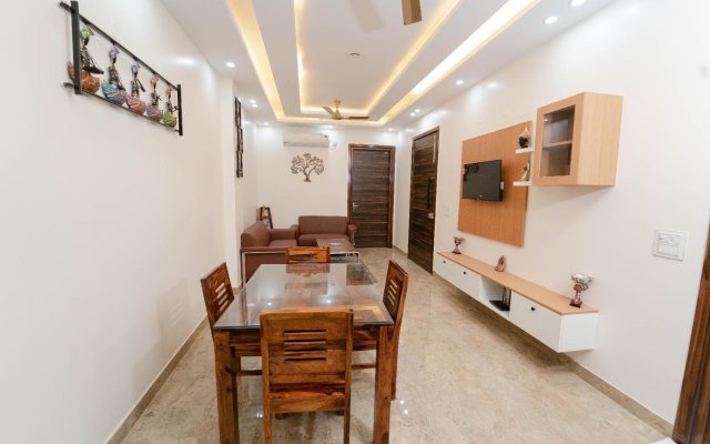 Lime Tree 2 Bhk Apartment Golf Course