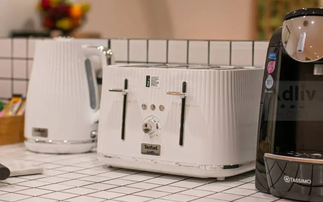 Stunning Chapel Margate Hideaway by Adliv