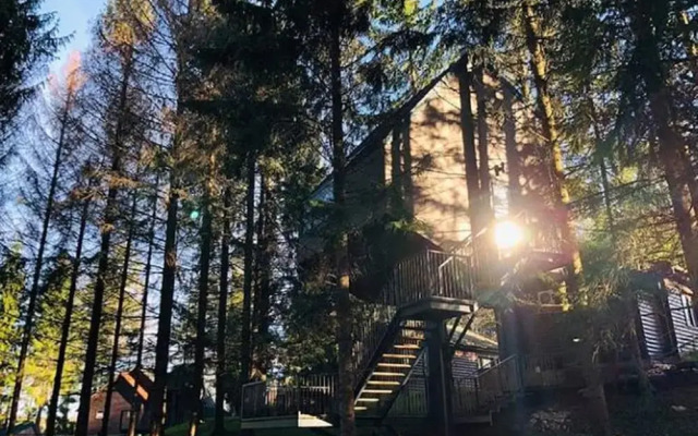 Tree House Close to the National Park Plitvice Lakes