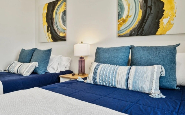 Tidewater 4 Bedroom Home by RedAwning