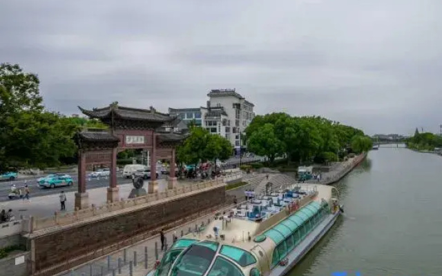 Yangzhou Dongguan Street Skinny West Lake Road Light Residence Hotel