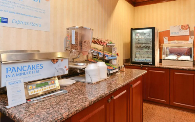 Holiday Inn Express Wixom by IHG