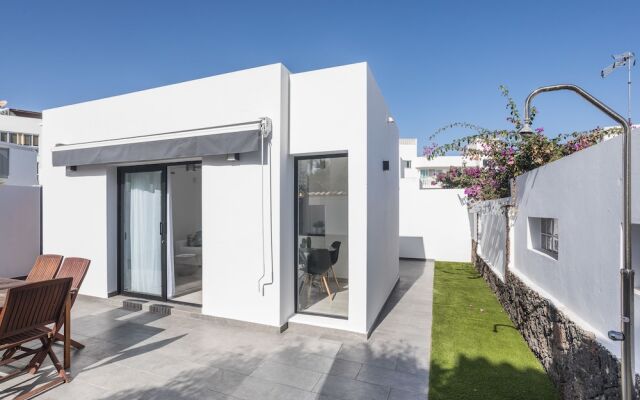 Urban Chill House with Terrace, BBQ & Wifi in the centre by Holidays Home