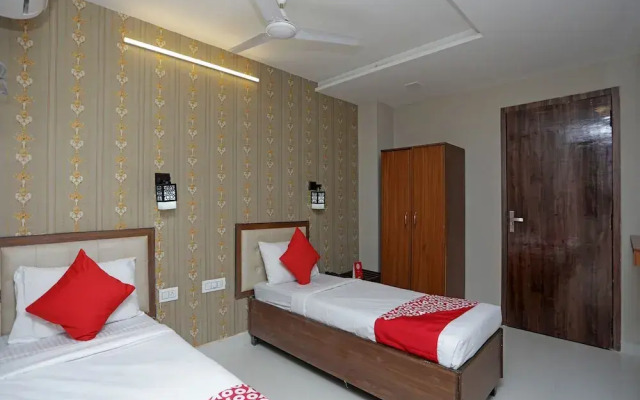 OYO 13134 Grand Regency