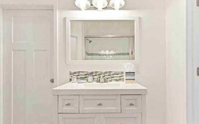 Pelican Beach - Three Bedroom Home